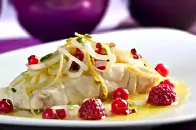 Cod with vinaigrette of red fruits and sprouts/ bacalalao con vinagreta de frutos rojos y germinados|erreta (euskadi)さん