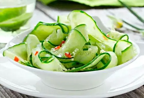 Snapdishの料理写真:Courgette tagliatelle salad/ ensalada de tagliatelle de calabacin|erreta (euskadi)さん