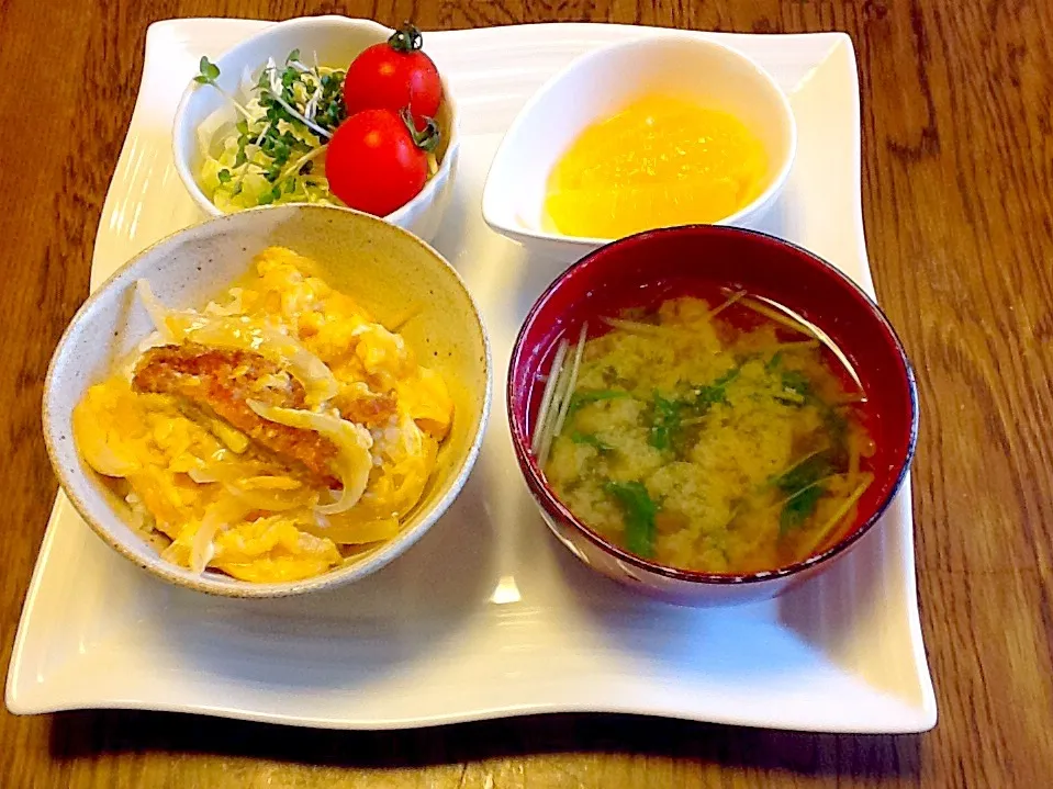 プチかつ丼で朝ごはん|てんむすさん