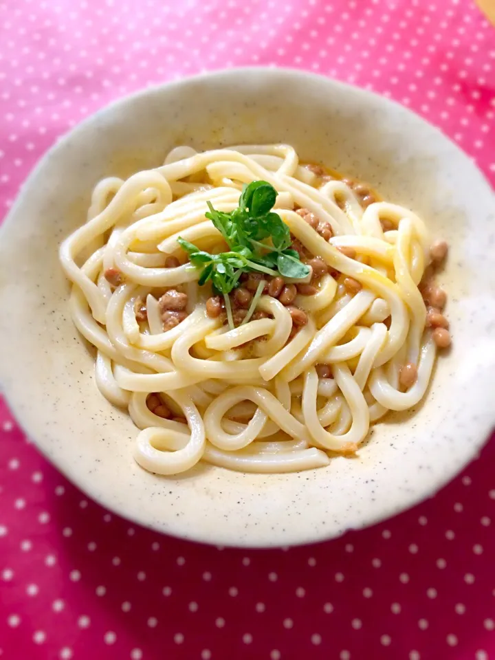 Snapdishの料理写真:一人モーニング＊納豆たまごうどん|ゆきさん