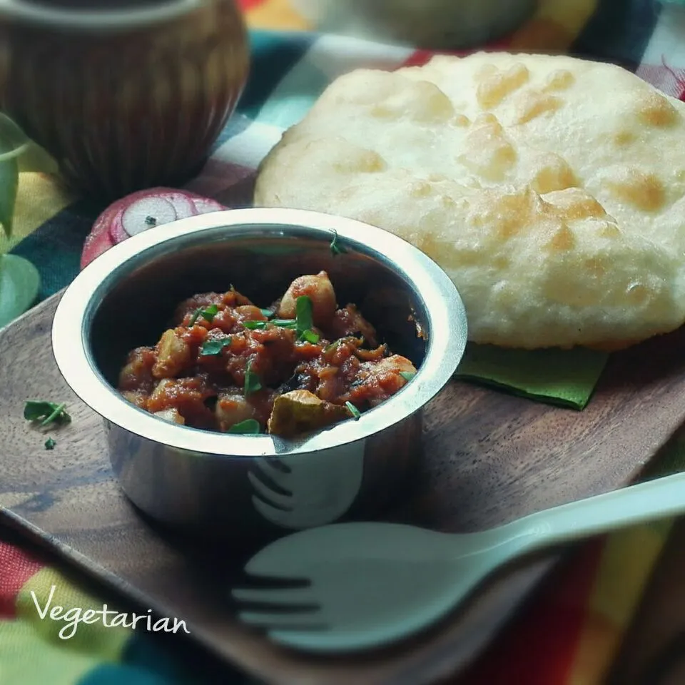 Chole Bhature ヒヨコ豆のカレーと揚げパン|まちまちこさん