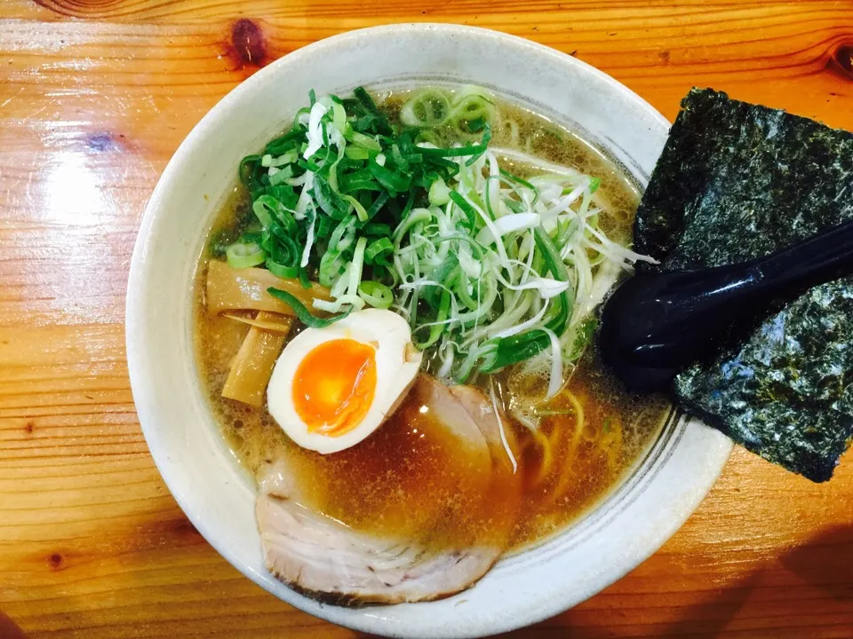 お初です。醤油ラーメン◯＋白ネギ @三重県松阪市 『麺屋 よつ葉』|THE SUNSEAさん