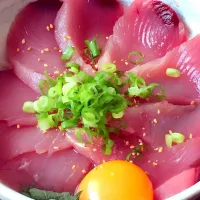 Snapdishの料理写真:マグロ丼|Hironobu Yamashitaさん