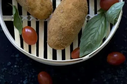 Blue cheese croquettes / croquetas de queso azul|erreta (euskadi)さん