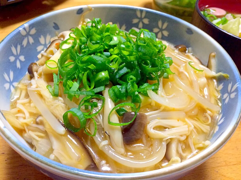 Snapdishの料理写真:きのこ大好き♡あんかけそうめん🎶|yukaaaaaさん