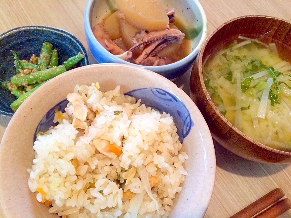 炊き込みごはん、大根とスルメイカ肝煮、いんげんの胡麻和え、大根お味噌汁|きむらゆりかさん