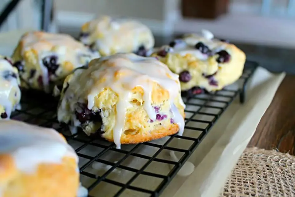 Snapdishの料理写真:Organic Blueberry Scones with a Lemon Zest glaze.|lisaさん