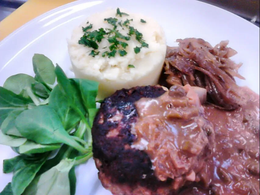 Vienna Steak with fried onions, piquant sauce and mashed potato.|tessさん