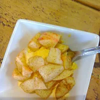 Snapdishの料理写真:spiced apple with vanilla ice cream!|My Cookさん