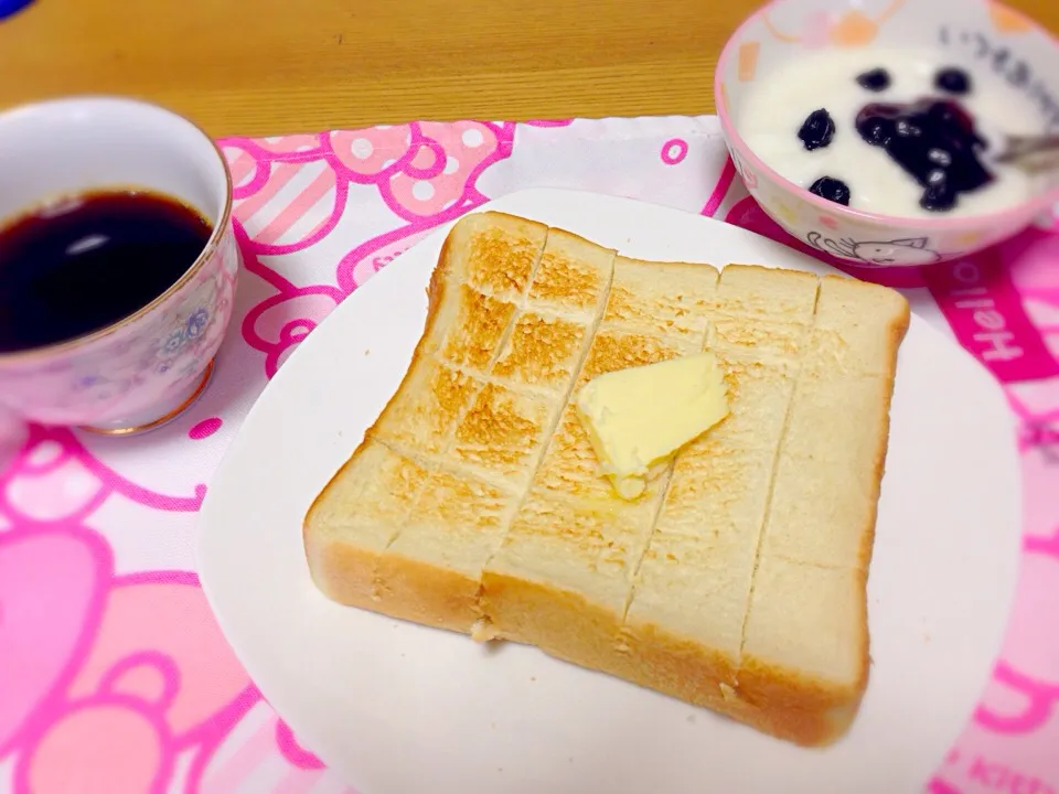 today's  breakfast🍞|えいぽんさん