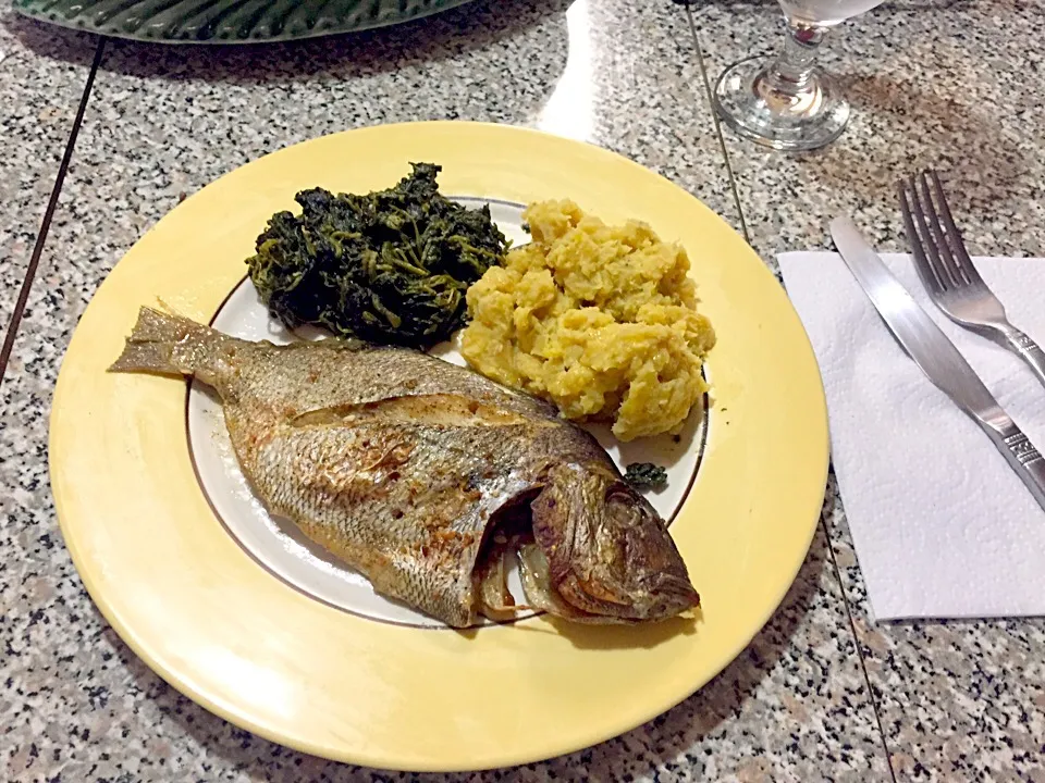 Baked porgie, steamed fish & mashed plaintains!|Yummy Geeさん