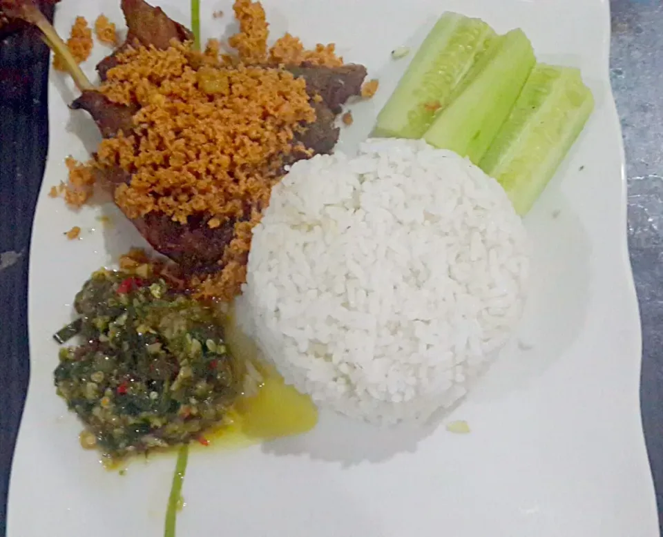 Snapdishの料理写真:bebek grg lombok ijo #Makan siang|yuanitaさん