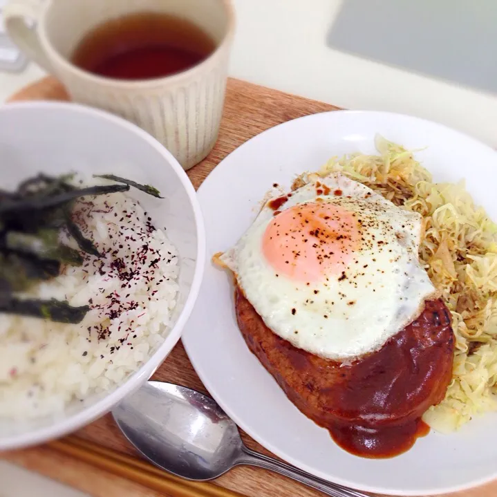 レトルトハンバーグちょい足しランチ|Ryochinさん