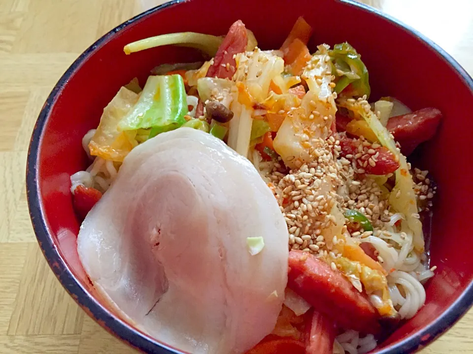 Snapdishの料理写真:ピリ辛野菜炒め焼豚麺|Tarou  Masayukiさん