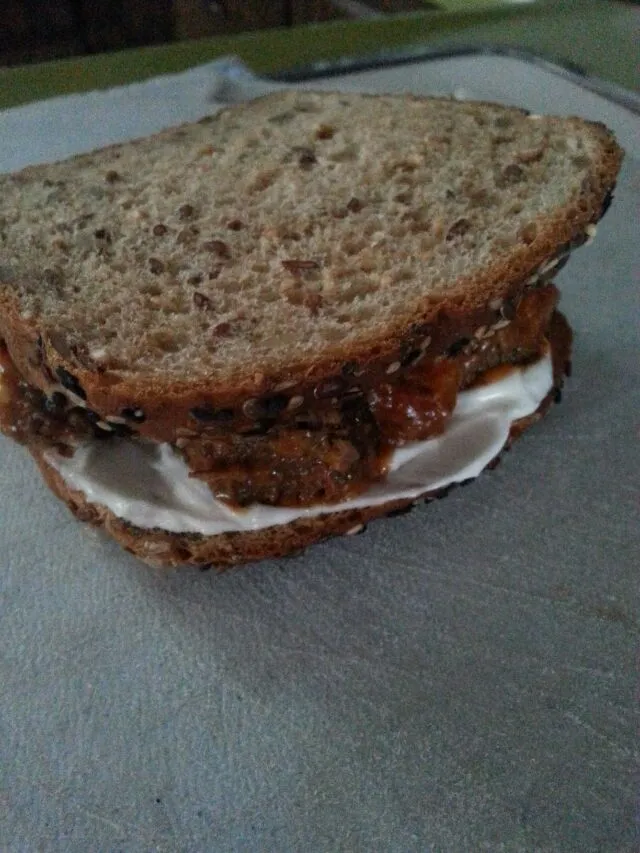 vegan mtbl parm sandwich with veganaisse.|Polly Gelfusoさん