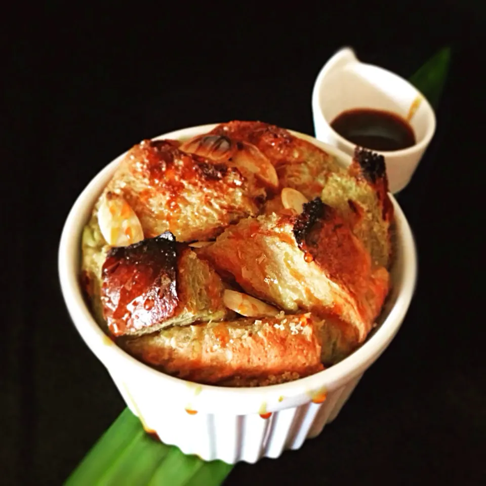 Pandan bread & butter pudding with salted gula melaka syrup|coxiella24さん