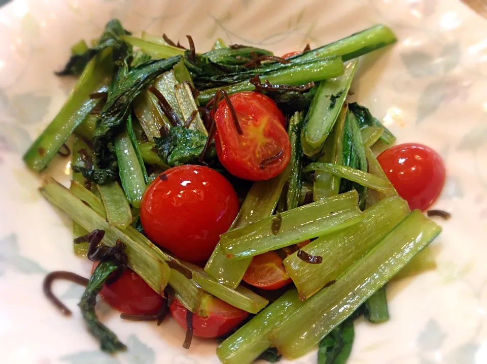 小松菜、🍅＆塩昆布😋|アライさんさん