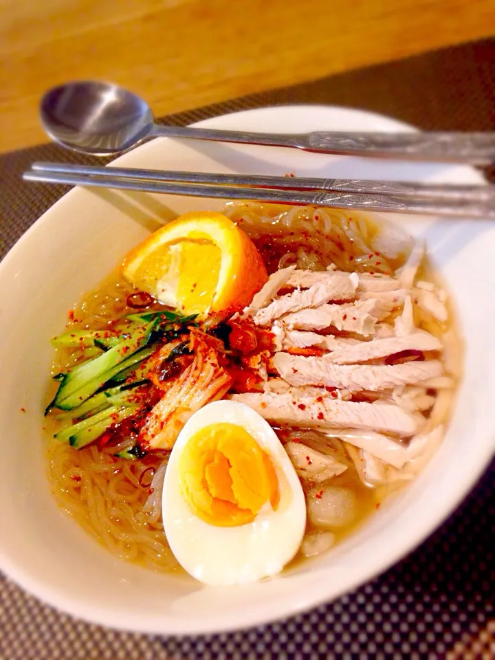 Snapdishの料理写真:🇰🇷韓国モード全開の韓国冷麺|ピロさん