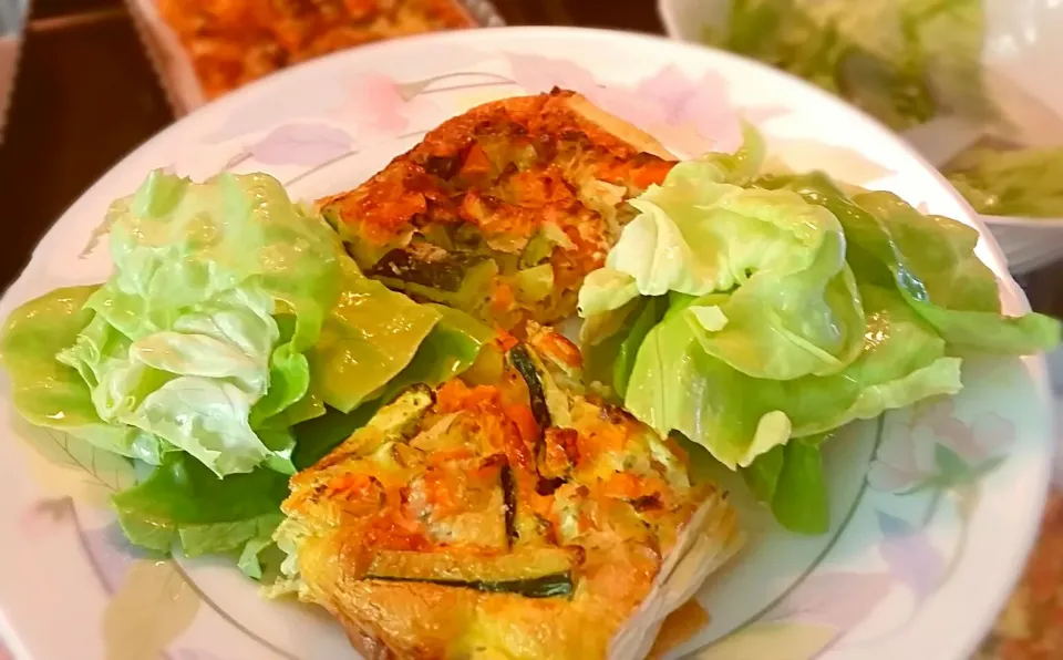 Vegetable Quiche with salad|Najeskaさん