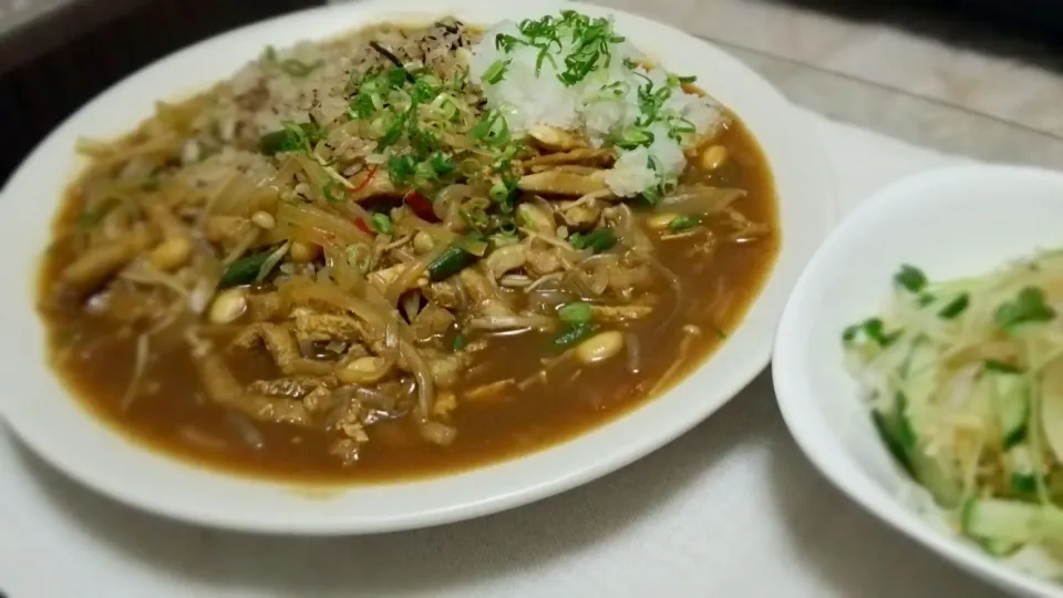 油揚げ&しらたき&ｷﾉｺの和風ｶﾚｰ、
ご飯はひじきご飯～✨|kaz(*･ω･)さん