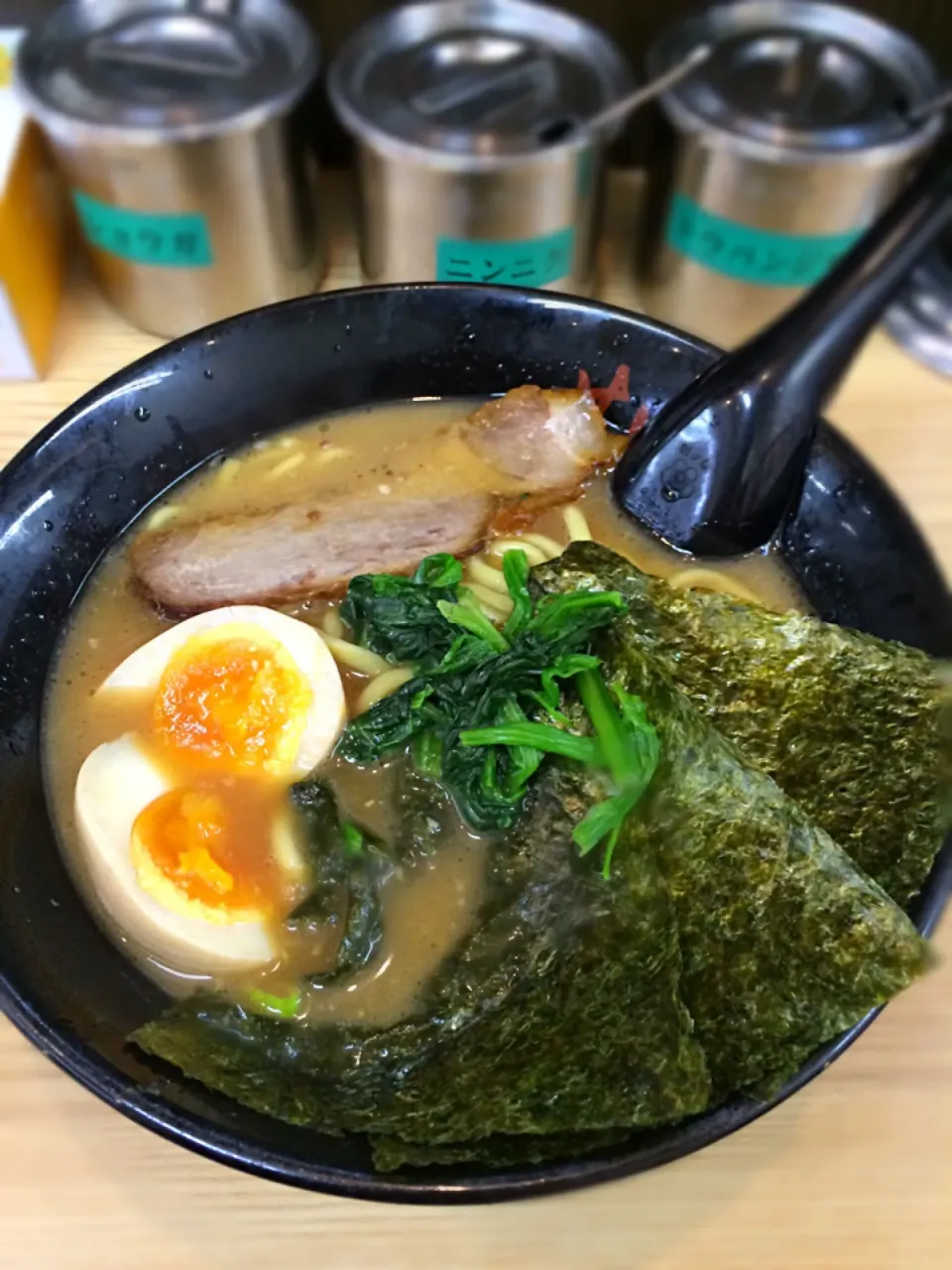 Snapdishの料理写真:味玉 ラーメン(麺固め 味濃い 油少なめ)|tadaroさん