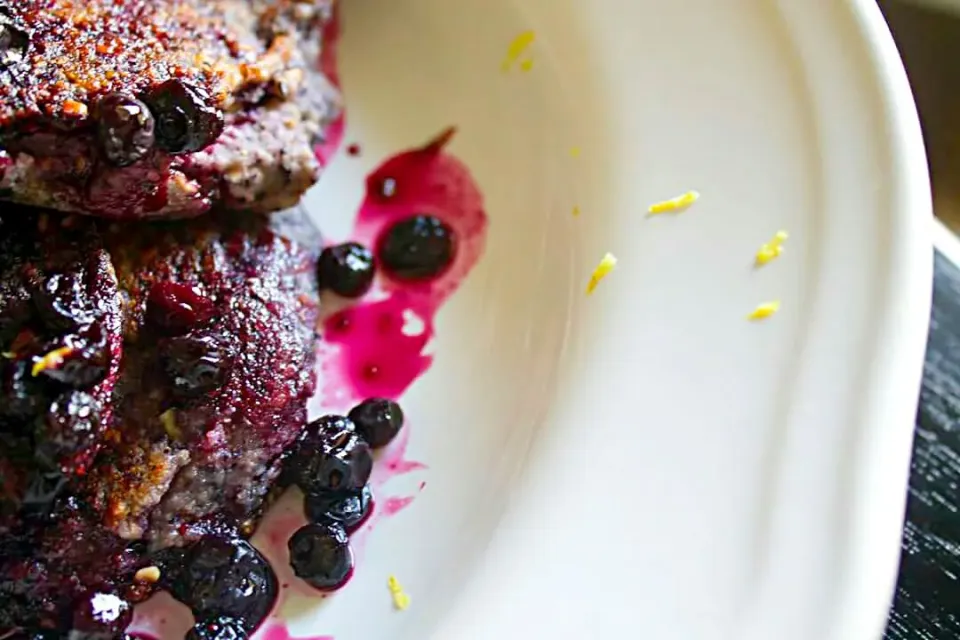 Snapdishの料理写真:Gluten free Dairy Free Blueberry Pancakes with a Blueberry Lemon Maple syrup.  
#glutenfree #vegan#pancakes#plantbased#veganprotein#blueberries#grains#foodphoto|lisaさん