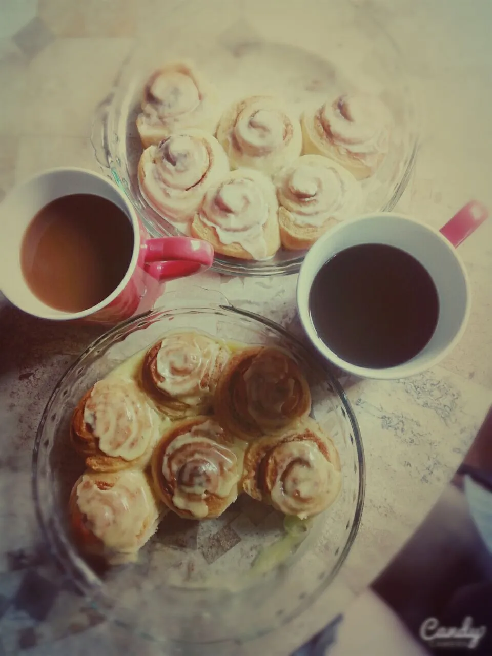 Cinnamon Rolls with Cream Cheese Frosting & Vanilla Bean Coffee|Courtney Alizabet Riess Handelさん