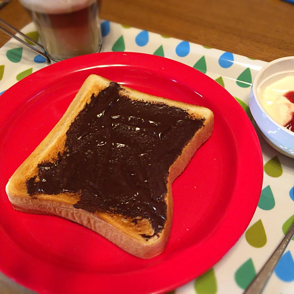 チョコクリームトースト カフェラテ ヨーグルト|さるさん