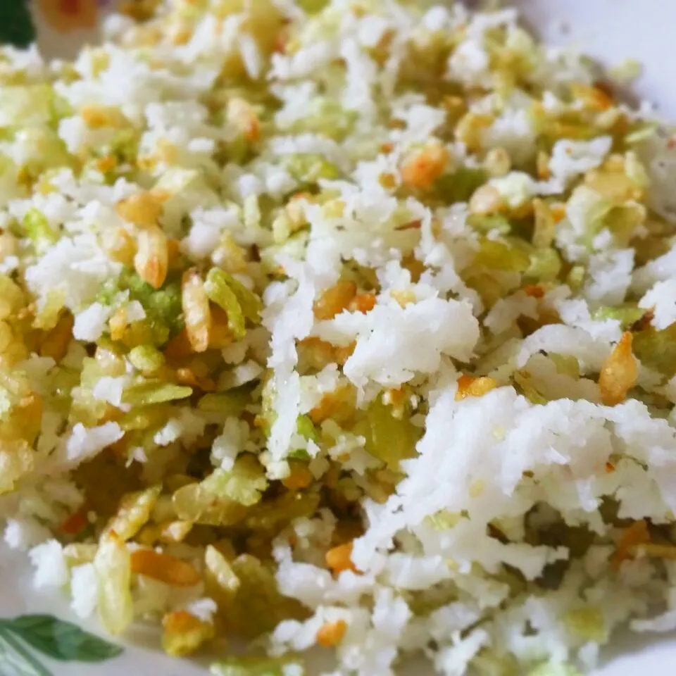 Emping Beras Gaul Kelapa aka Rice Flakes with Grated Coconut|FooDin'sさん