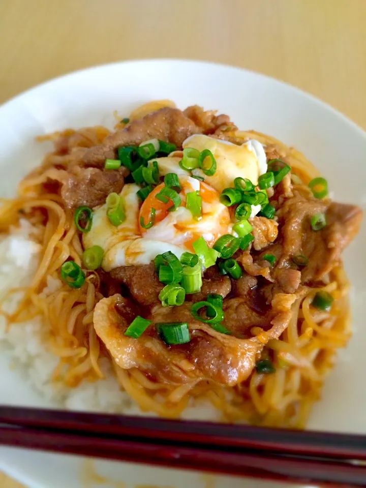 残り物の焼肉丼|でめきんさん