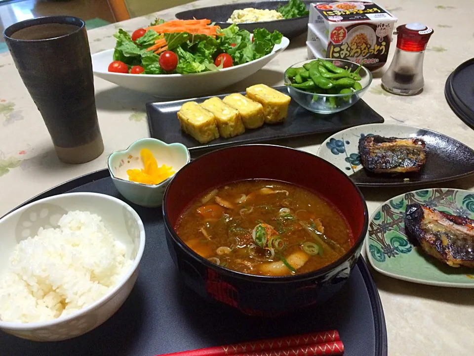 豚汁と鯖の西京焼き定食😊|makoさん