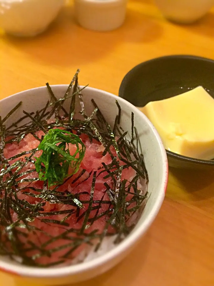 今日はマグロ丼、たまご豆腐(^ ^)|美也子さん