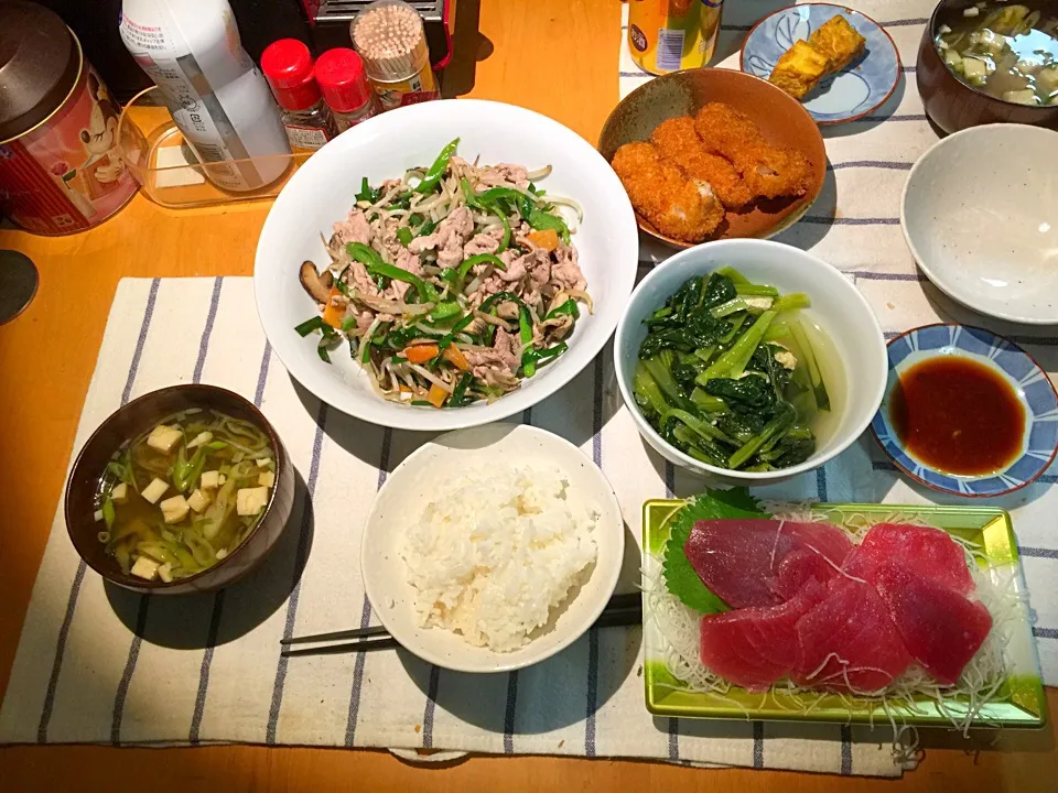 Snapdishの料理写真:肉ニラもやし炒め|ゆんたくさん