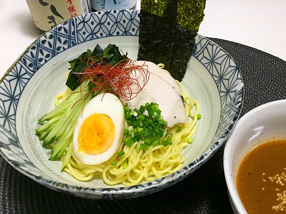 自家製鶏ハムのせ〜のつけ麺でーす♪|みほままこさん