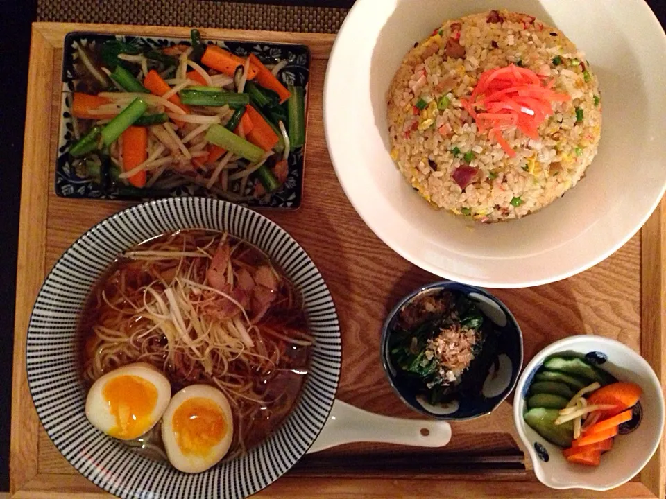 Snapdishの料理写真:醤油ラーメン、トッピング野菜炒め、炒飯、ほうれん草のおひたし|ayumiさん