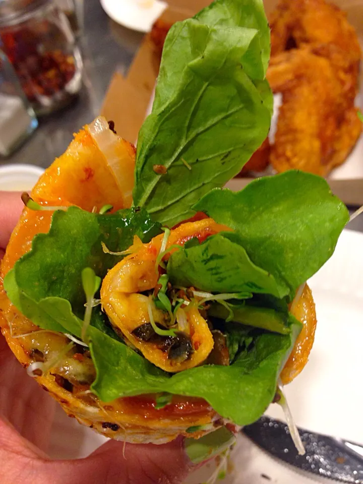 Its a rolled pizza with arugula .|jans floraさん