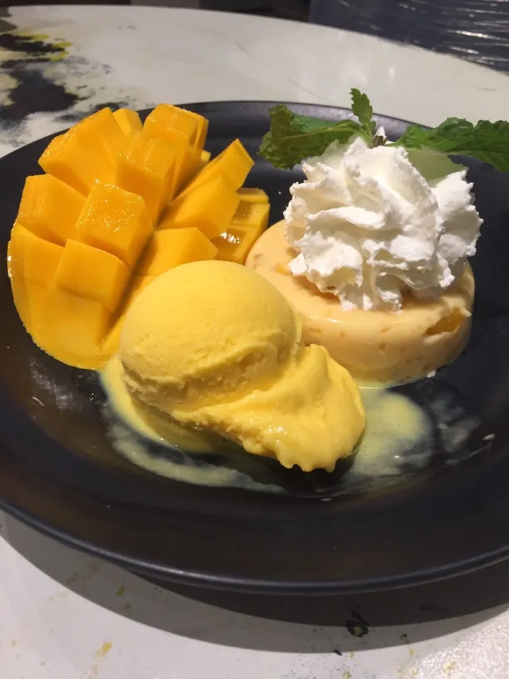 バンコクのmango tango♩これで400円くらい。めっちゃ美味しいーー。|Asamiさん