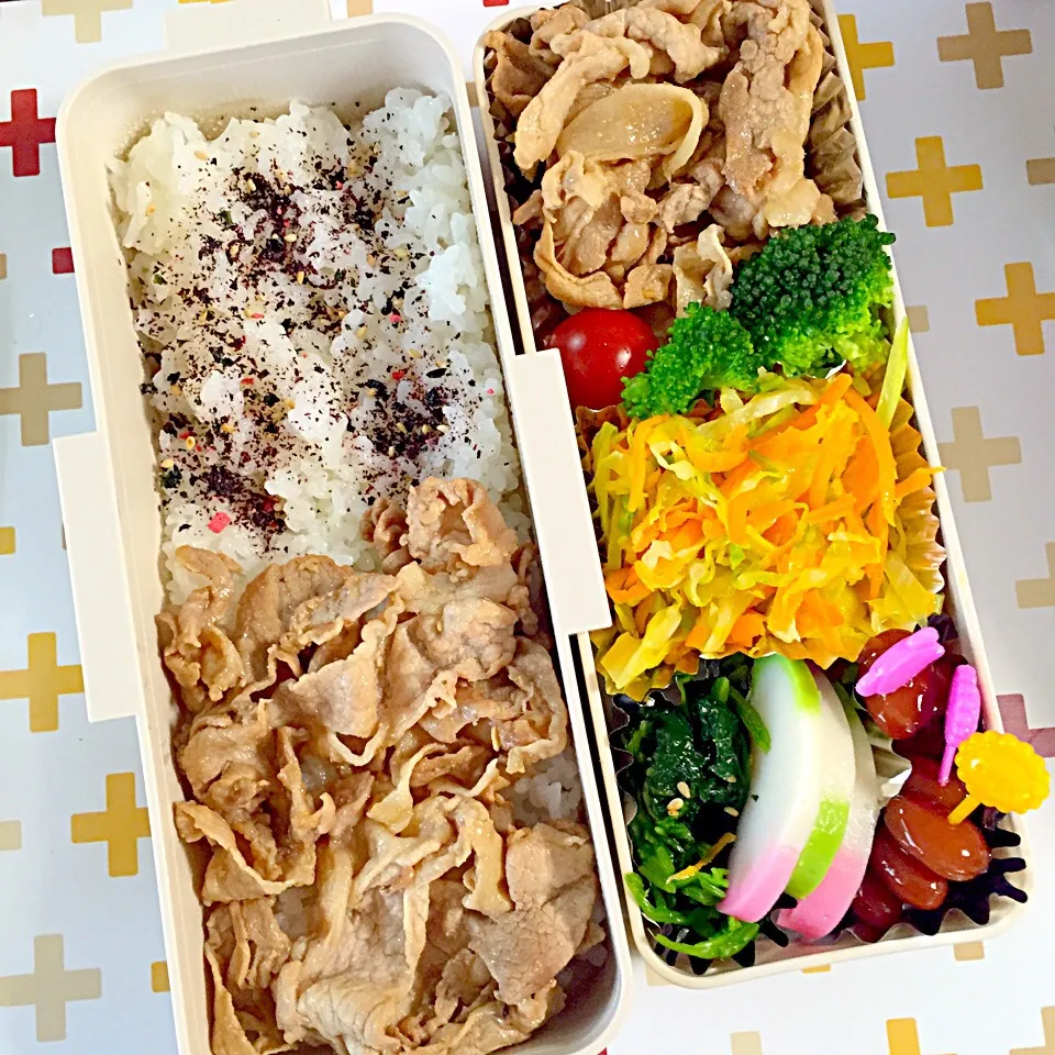 2015/6/5(金)豚生姜焼き弁当⭐️朝練夕練そして塾。忙しい長男。ご飯に肉のせ😄|のりさん８３さん