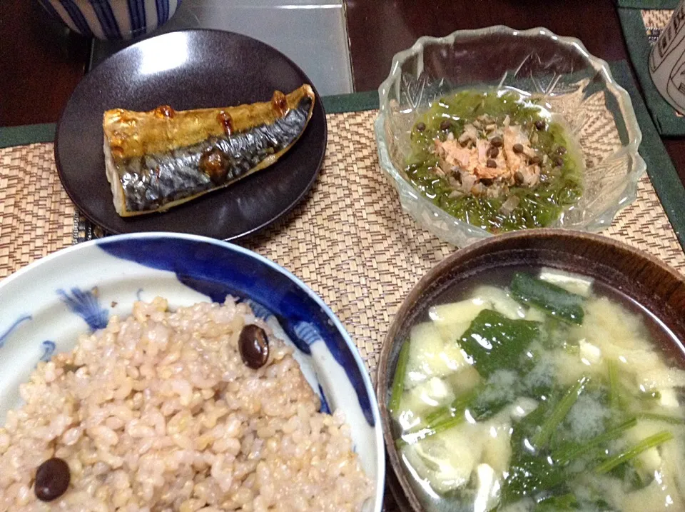 さば塩焼き＆めかぶ＆ほうれん草の味噌汁|まぐろさん