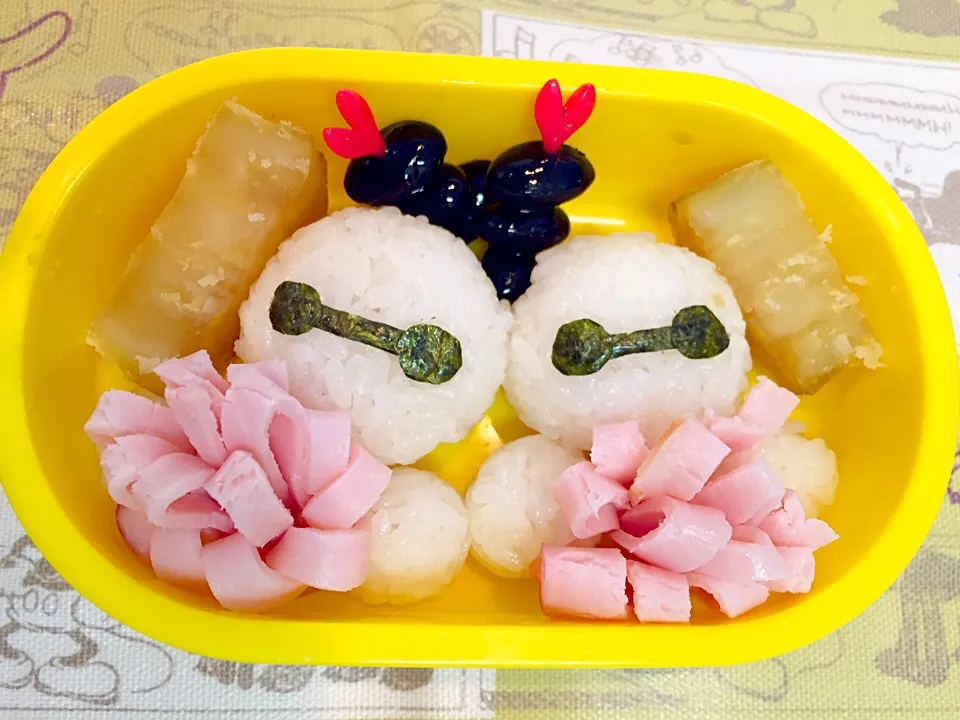 花束を持つベイマックスお弁当☆|makoryuneさん