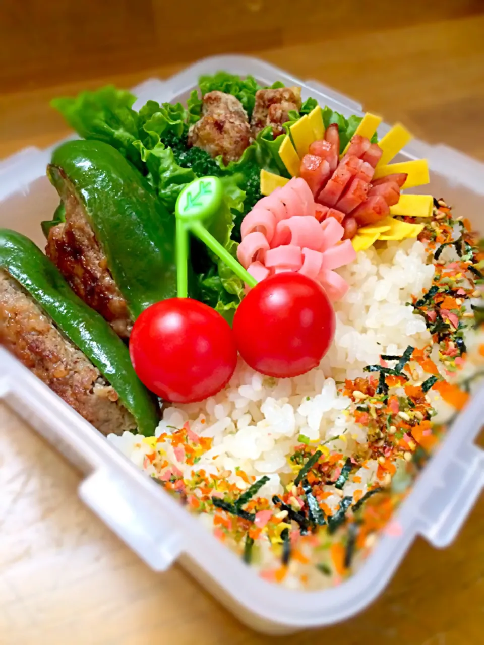 Snapdishの料理写真:ピーマンの肉詰め弁当❤️|たかこママさん