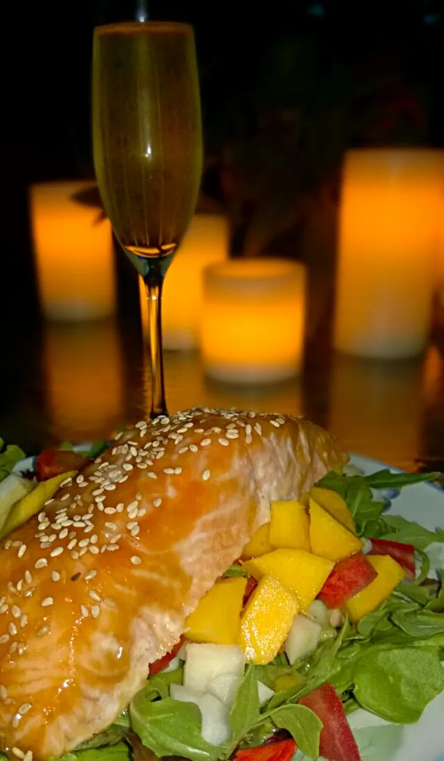 Salmon salad with champagne|Jiraphon Gさん