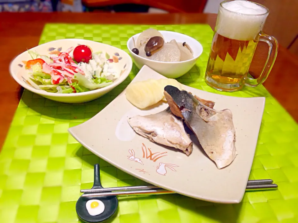 鯔のカマ煮＆シザーサラダ🍺|マニラ男さん