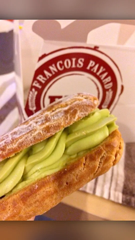 Pistachio eclair|erisさん