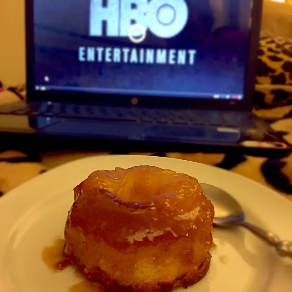 Upside down pineapple cake.|T.E.Dennisさん