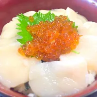 ほたて丼|馬刺の尾頭付さん