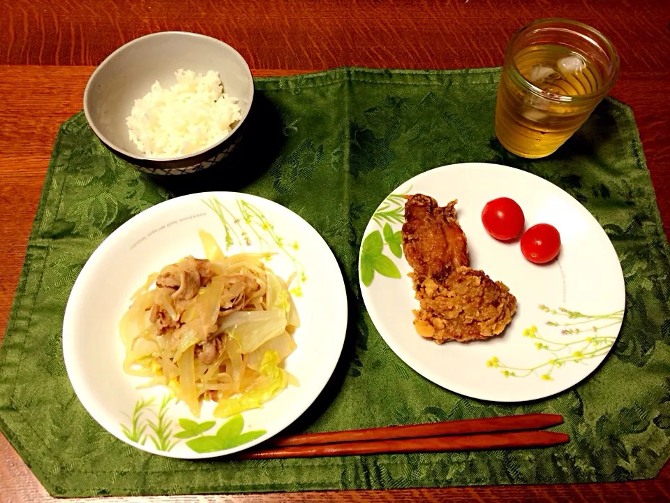 白菜もやし玉ねぎのにんにく醤油炒め 粉屋の唐揚げ|Ａｋａｒｉ♡さん