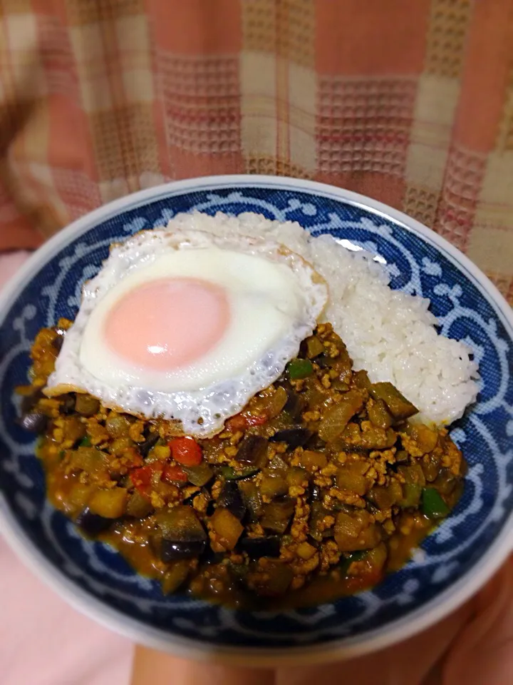 ナスとひき肉のドライカレー|あっちゃんさん