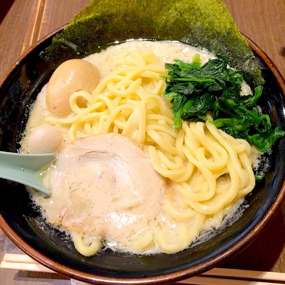 塩ネギ玉豚骨ラーメン|あひごんさん