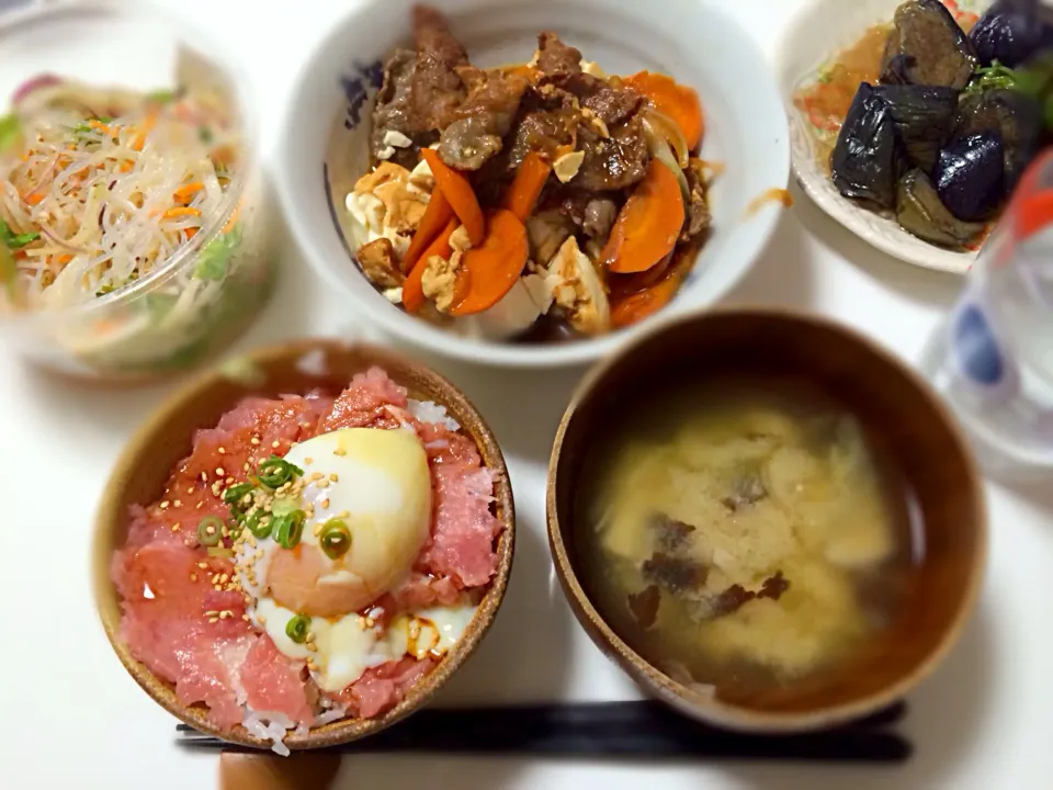 肉豆腐とネギトロ丼、茄子の揚げ浸し❤️|ありさん